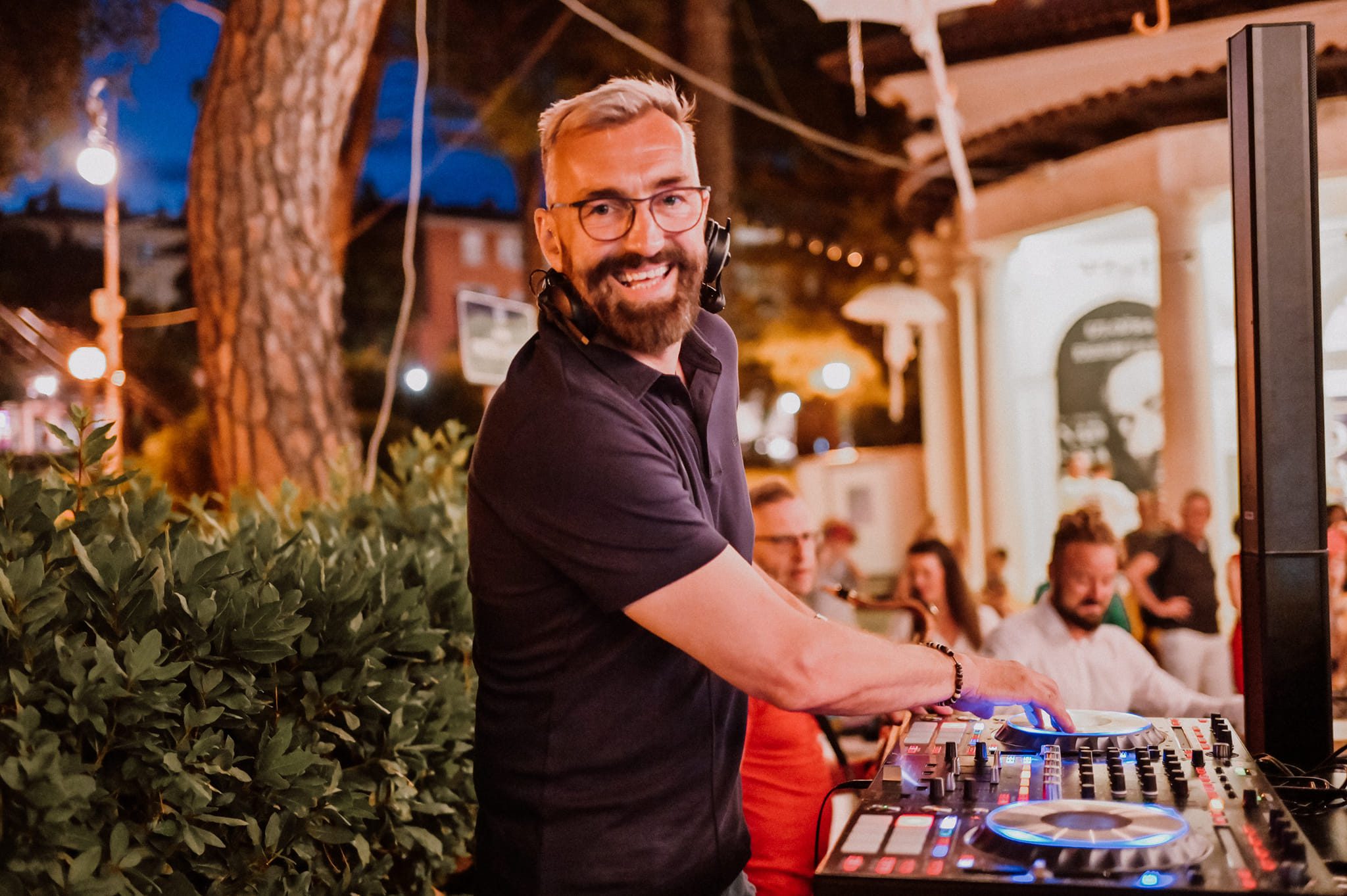 FUN & OFF PROGRAM – BACK TO DISCO PARTY: DJ LUCA MONTECCHI